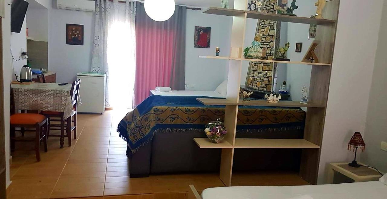Aira Apartment Himarë Extérieur photo