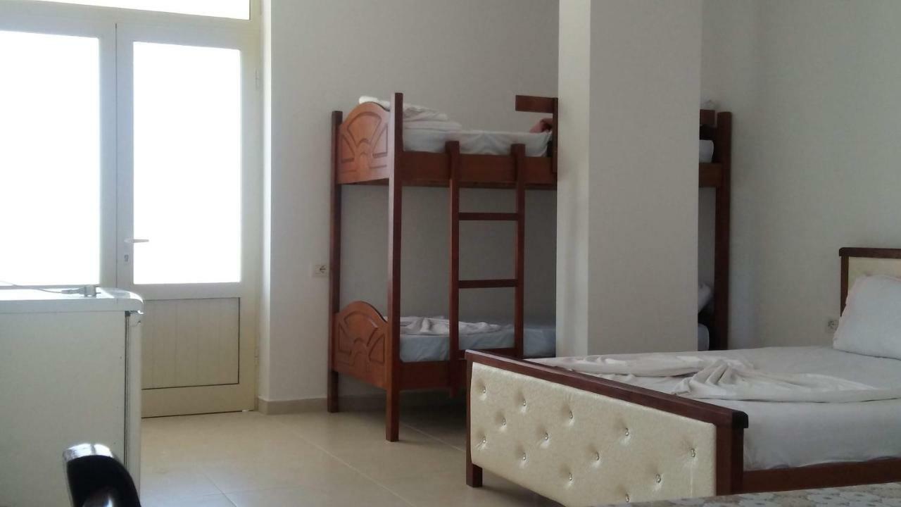 Aira Apartment Himarë Extérieur photo
